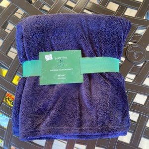 Supreme plush blanket